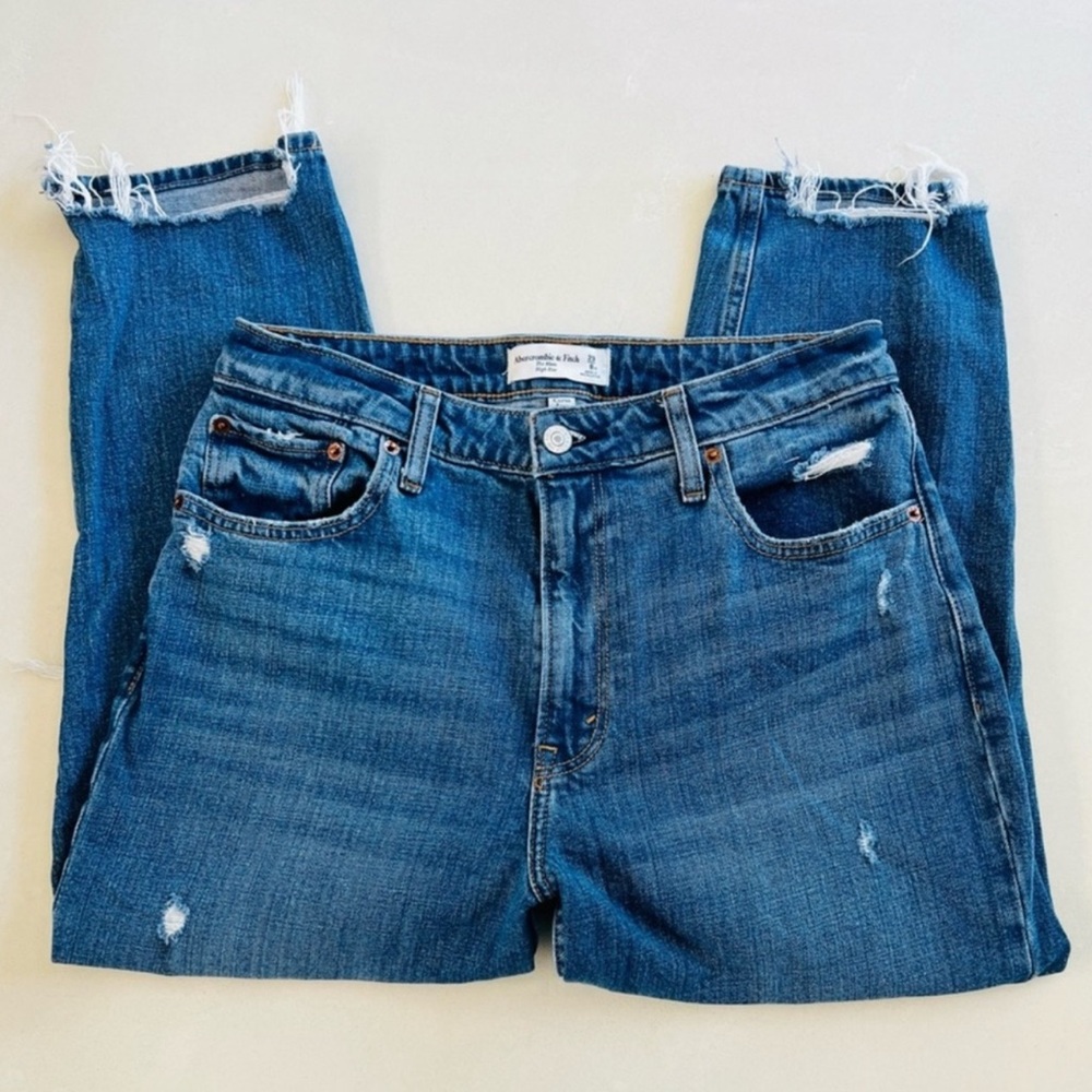 Abercrombie Mom Distressed High Rise Jeans 29